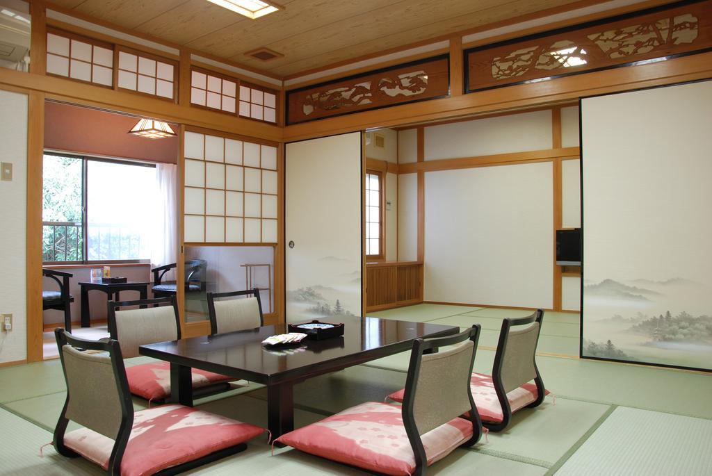 โอกุมิซุมะ ออนเซน Hotel Kaizuka ภายนอก รูปภาพ